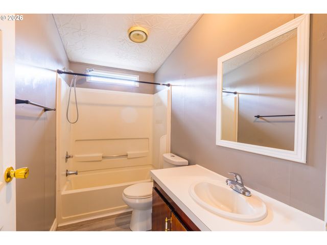 1949 Se PALMQUIST Rd 66, Gresham, OR 97080