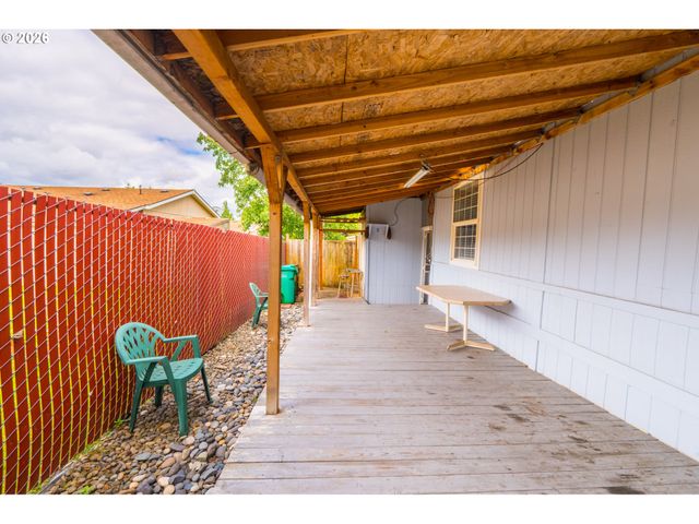 1949 Se PALMQUIST Rd 66, Gresham, OR 97080