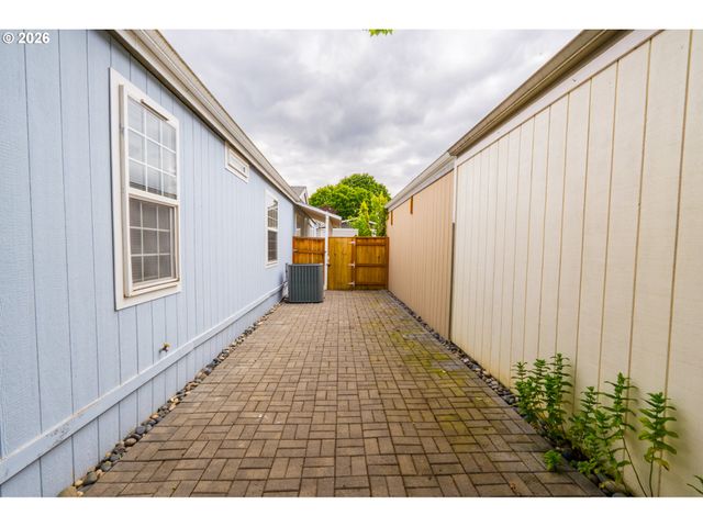 1949 Se PALMQUIST Rd 66, Gresham, OR 97080