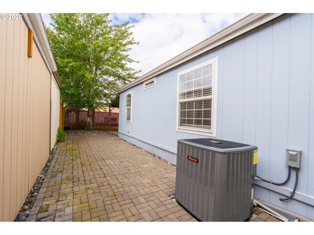 1949 Se PALMQUIST Rd 66, Gresham, OR 97080