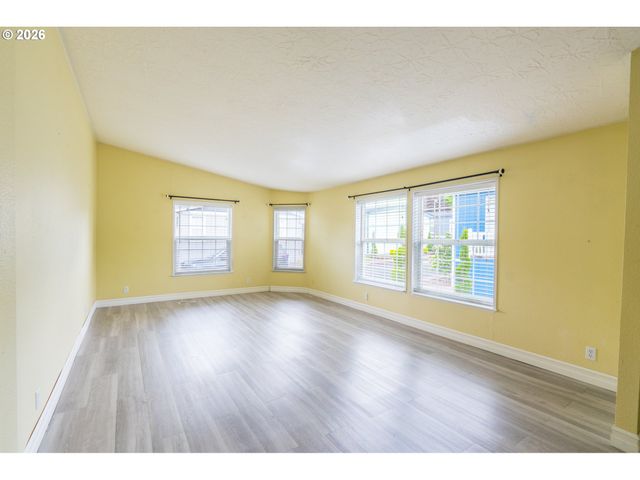 1949 Se PALMQUIST Rd 66, Gresham, OR 97080