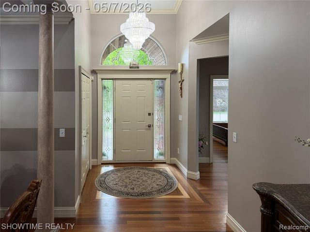 22150 Abington Drive, Farmington Hills, MI 48335