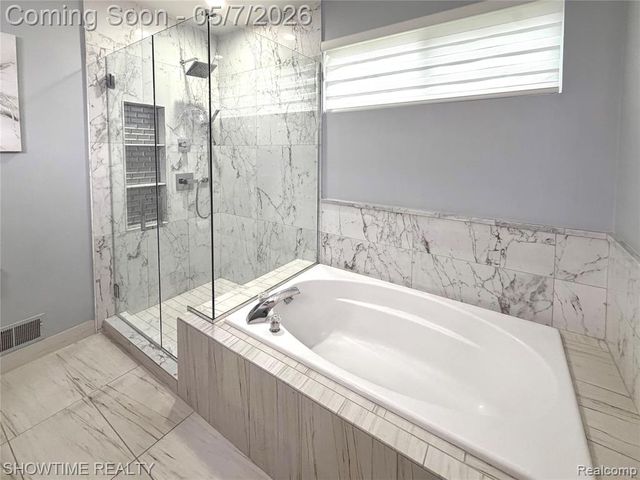 22150 Abington Drive, Farmington Hills, MI 48335