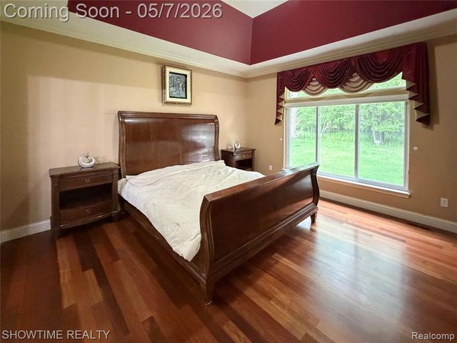 22150 Abington Drive, Farmington Hills, MI 48335