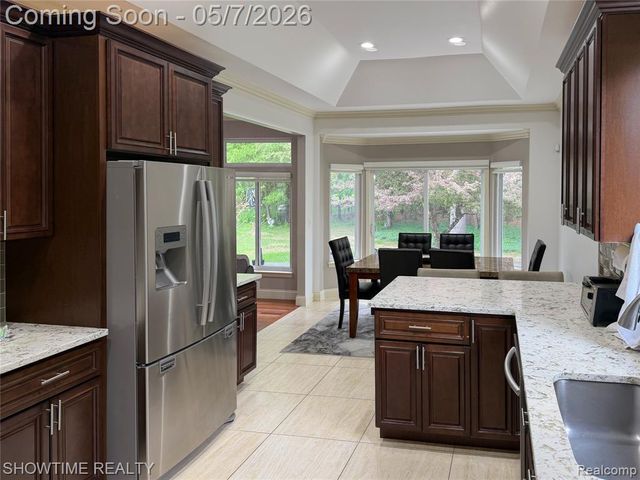 22150 Abington Drive, Farmington Hills, MI 48335