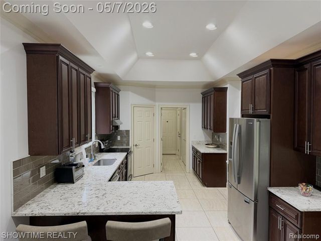22150 Abington Drive, Farmington Hills, MI 48335