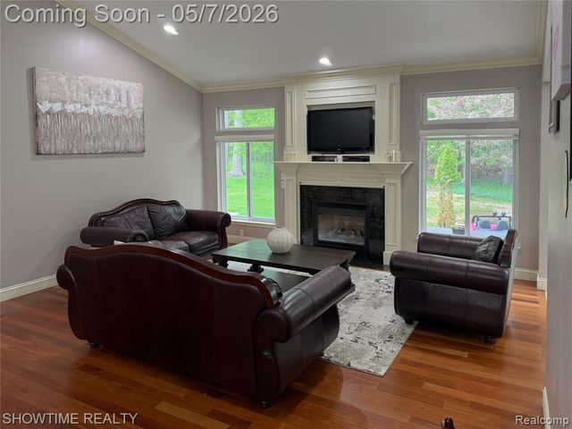 22150 Abington Drive, Farmington Hills, MI 48335