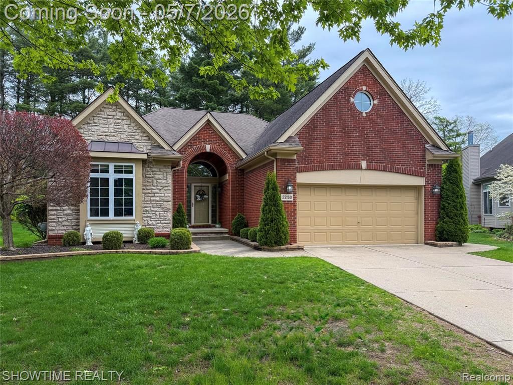 22150 Abington Drive, Farmington Hills, MI 48335