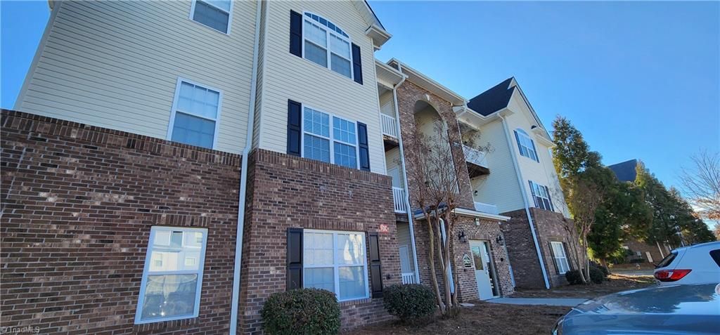 2421 Eagle Creek Court, Winston-salem, NC 27103