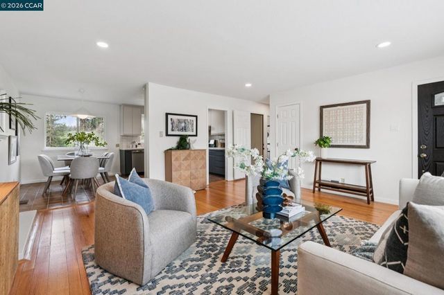 1315 1315 El Curtola, Lafayette, CA 94549