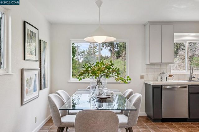 1315 1315 El Curtola, Lafayette, CA 94549