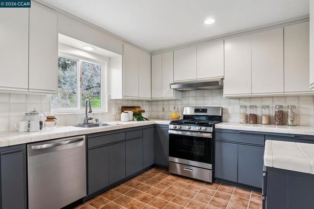 1315 1315 El Curtola, Lafayette, CA 94549