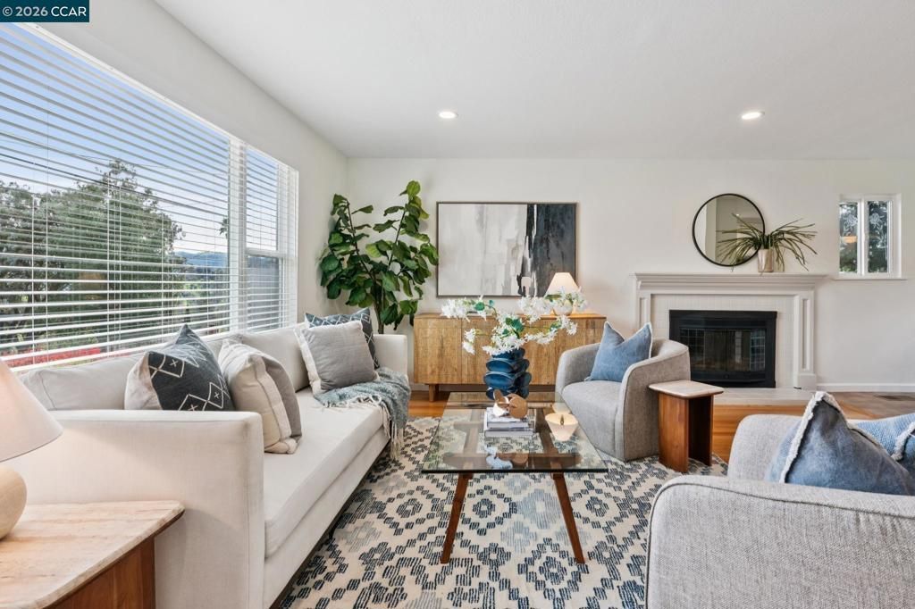 1315 1315 El Curtola, Lafayette, CA 94549