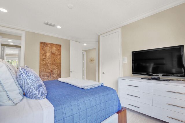 13872 Degas Drive E, Palm Beach Gardens, FL 33410