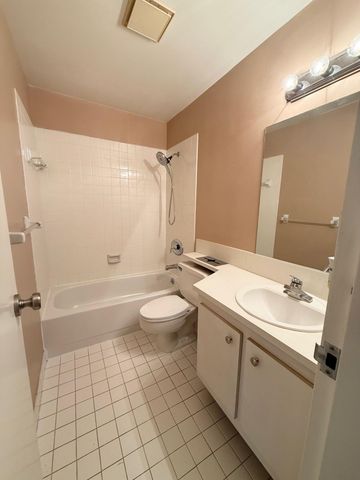 930 SW 9th Street Circle 205, Boca Raton, FL 33486