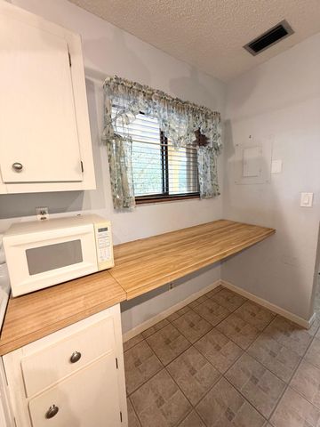 930 SW 9th Street Circle 205, Boca Raton, FL 33486