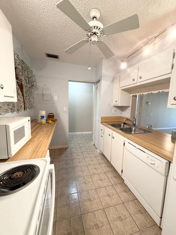 930 SW 9th Street Circle 205, Boca Raton, FL 33486