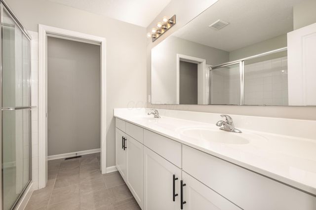 7995 Narrow Leaf Drive, Blacklick, OH 43004