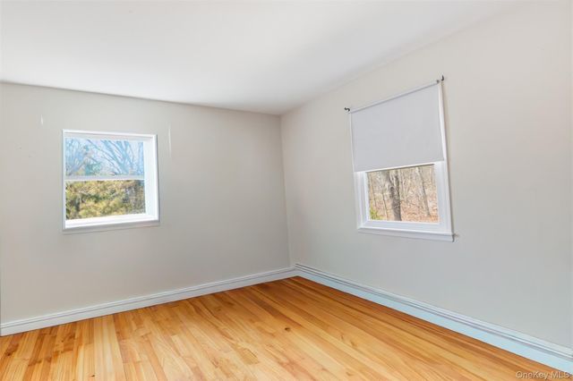 7 E Gate Lane, Setauket, NY 11733