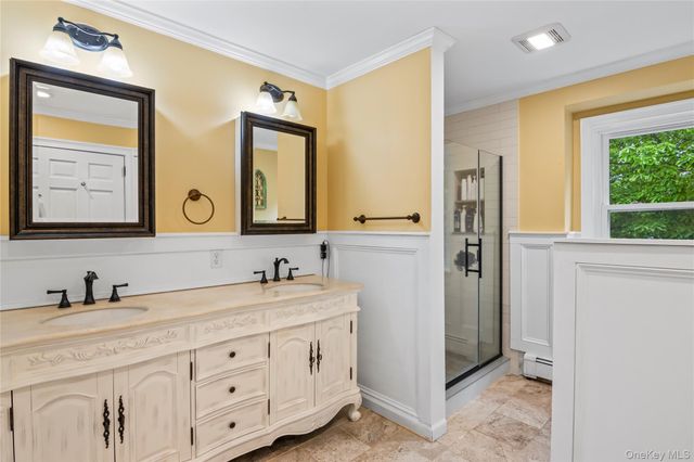 7 E Gate Lane, Setauket, NY 11733