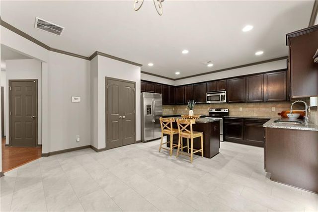 872 Whitfield Oak Road, Auburn, GA 30011
