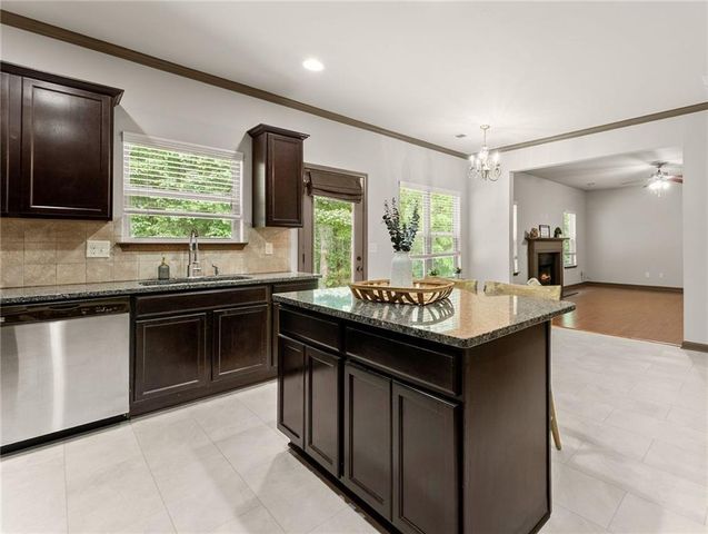 872 Whitfield Oak Road, Auburn, GA 30011