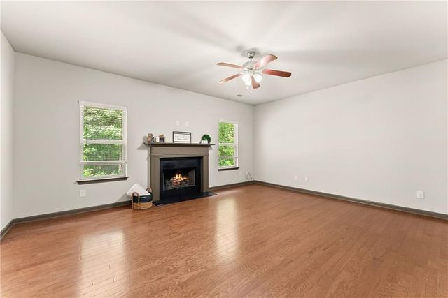 872 Whitfield Oak Road, Auburn, GA 30011