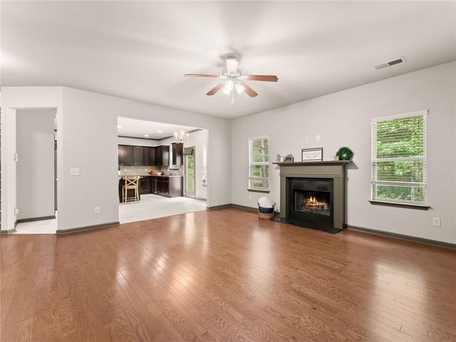 872 Whitfield Oak Road, Auburn, GA 30011