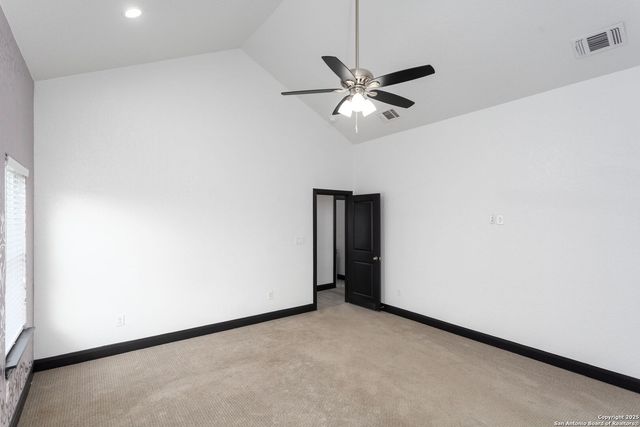 128 HIDDEN RANCH CT, Floresville, TX 78114
