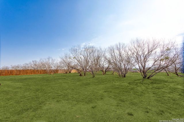 128 HIDDEN RANCH CT, Floresville, TX 78114