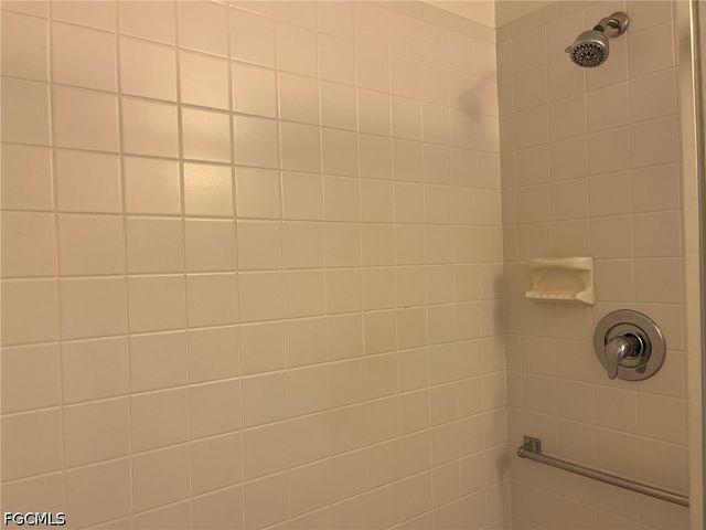 7402 Lake Breeze DR 202, Fort Myers, FL 33907