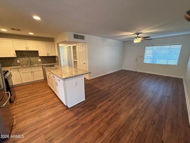 2405 W CITRUS Way, Phoenix, AZ 85015