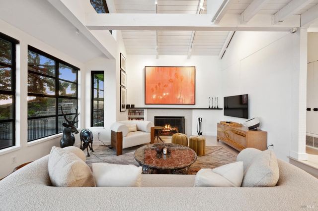 1090 Bart Rd, Sonoma, CA 95476