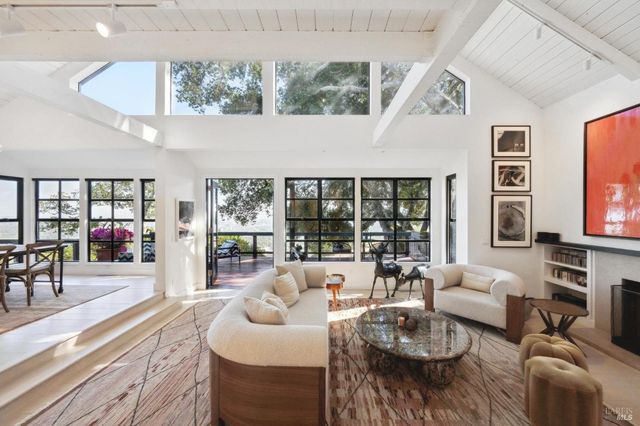 1090 Bart Rd, Sonoma, CA 95476