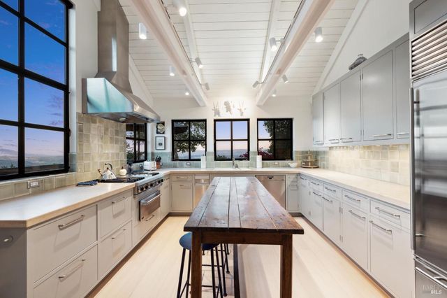 1090 Bart Rd, Sonoma, CA 95476