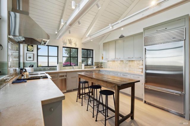 1090 Bart Rd, Sonoma, CA 95476