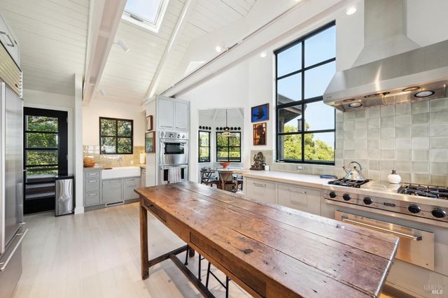 1090 Bart Rd, Sonoma, CA 95476