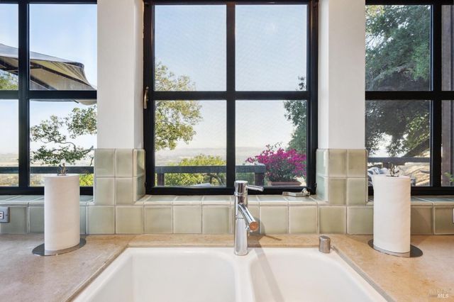 1090 Bart Rd, Sonoma, CA 95476