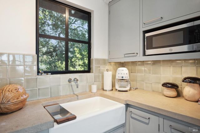 1090 Bart Rd, Sonoma, CA 95476