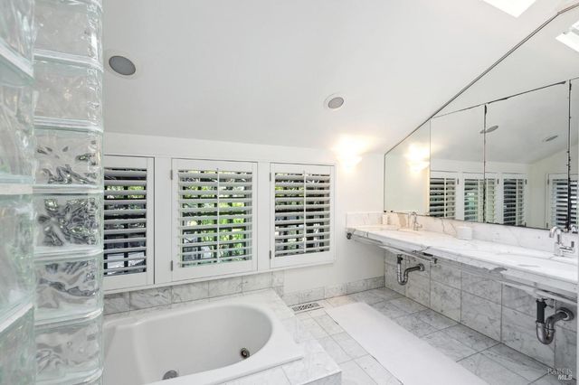 1090 Bart Rd, Sonoma, CA 95476