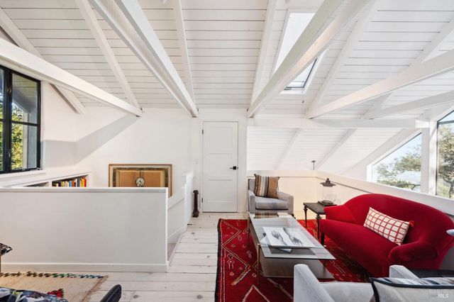 1090 Bart Rd, Sonoma, CA 95476