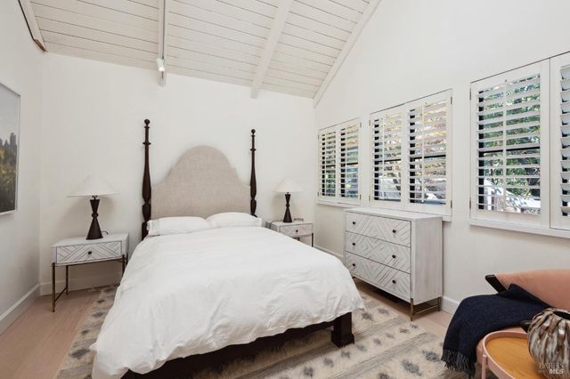 1090 Bart Rd, Sonoma, CA 95476