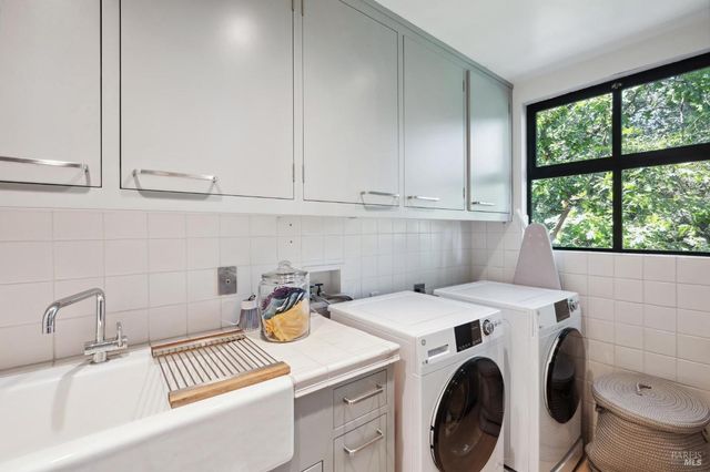 1090 Bart Rd, Sonoma, CA 95476