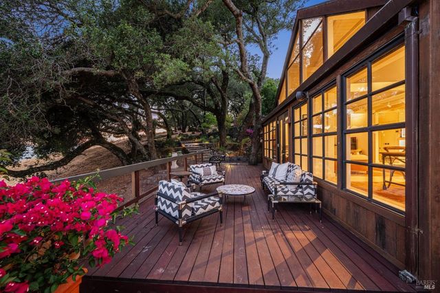 1090 Bart Rd, Sonoma, CA 95476