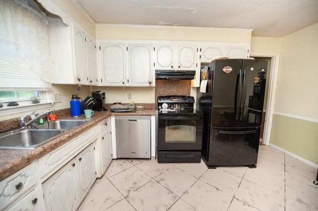 304 Hampshire Court, Spartanburg, SC 29301