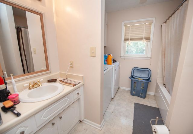 304 Hampshire Court, Spartanburg, SC 29301