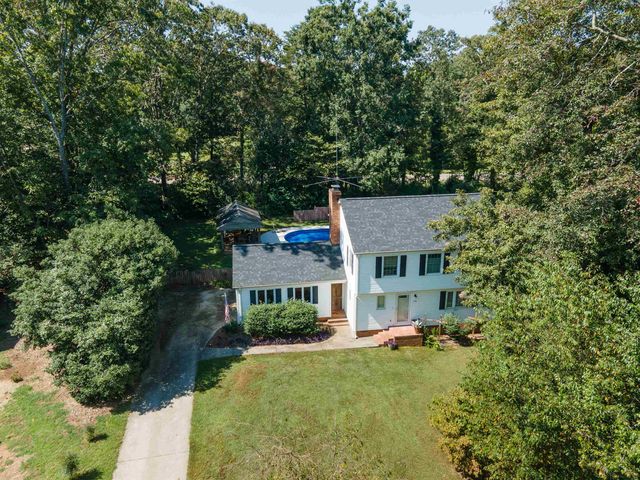 304 Hampshire Court, Spartanburg, SC 29301