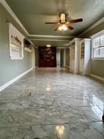 401 N 11th Street, West Columbia, TX 77486