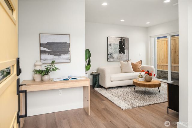 106 29th Avenue E, Seattle, WA 98112