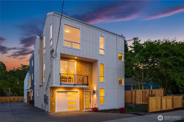 106 29th Avenue E, Seattle, WA 98112
